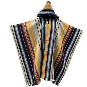5337 Alpaca Poncho From Ecuador – Premium Wool With Hood